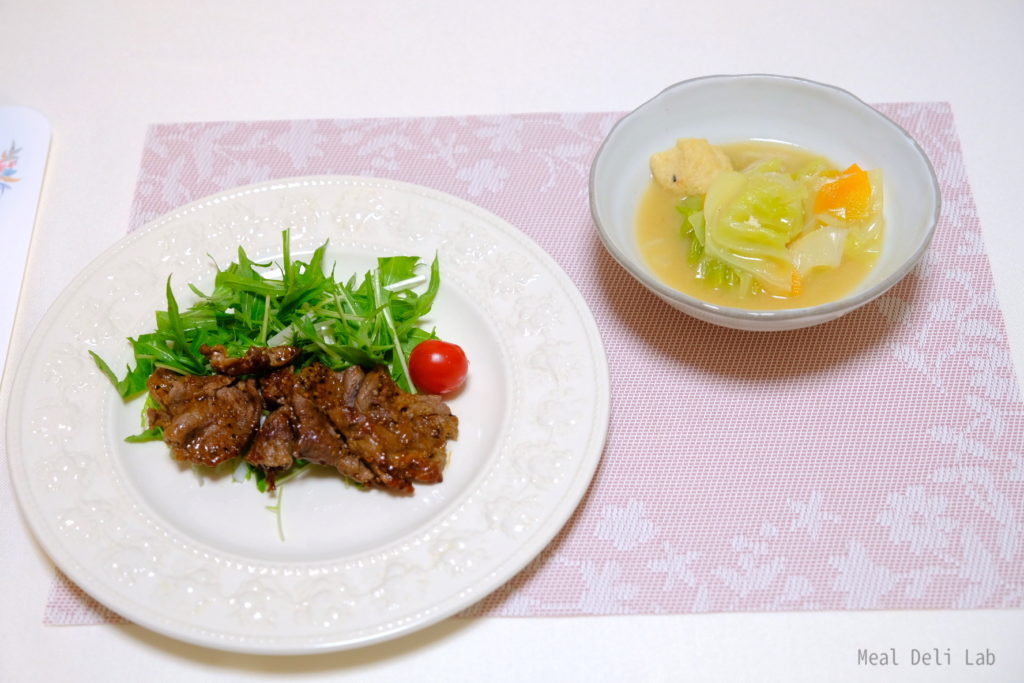 牛肉の黒こしょう炒め　がんもと野菜の味噌汁